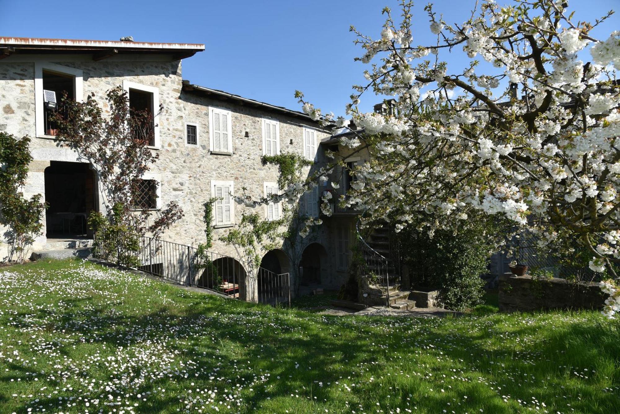 Piano Nobile Al Roseto Del Drago Villa San Bernardo  Екстериор снимка